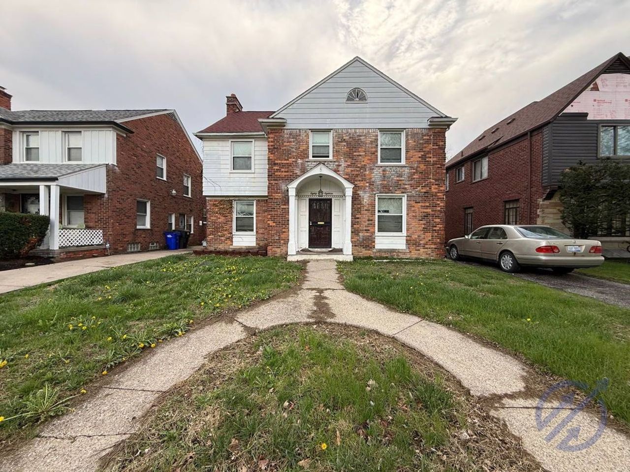 listing, photo 1
