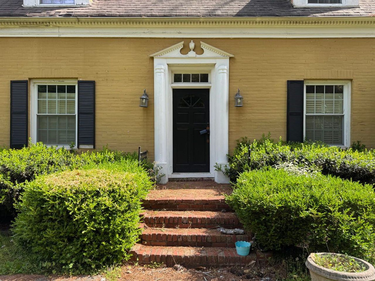 listing, photo 1