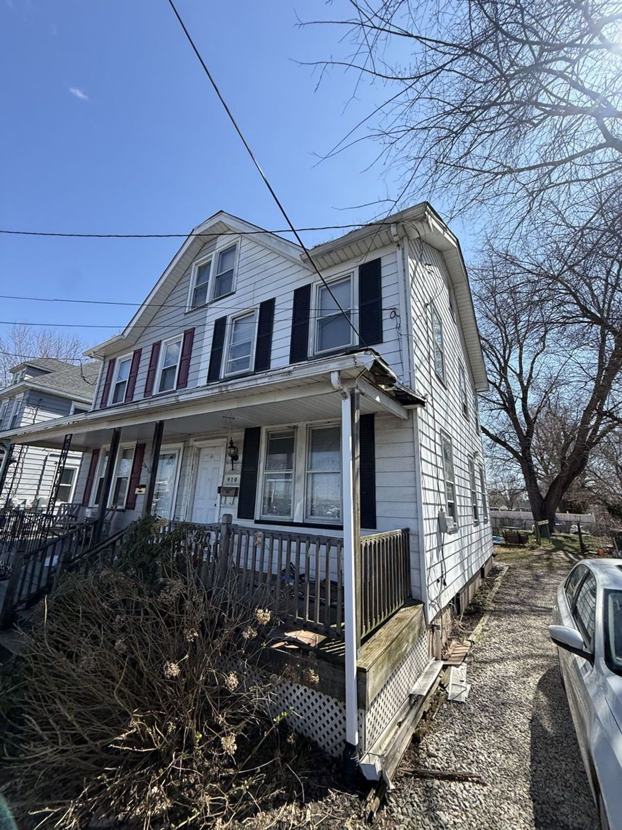 listing, photo 1