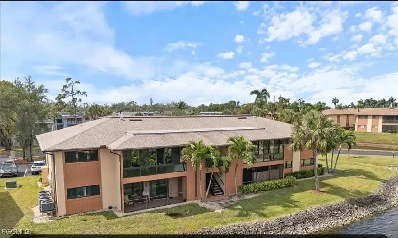 listing, photo 1