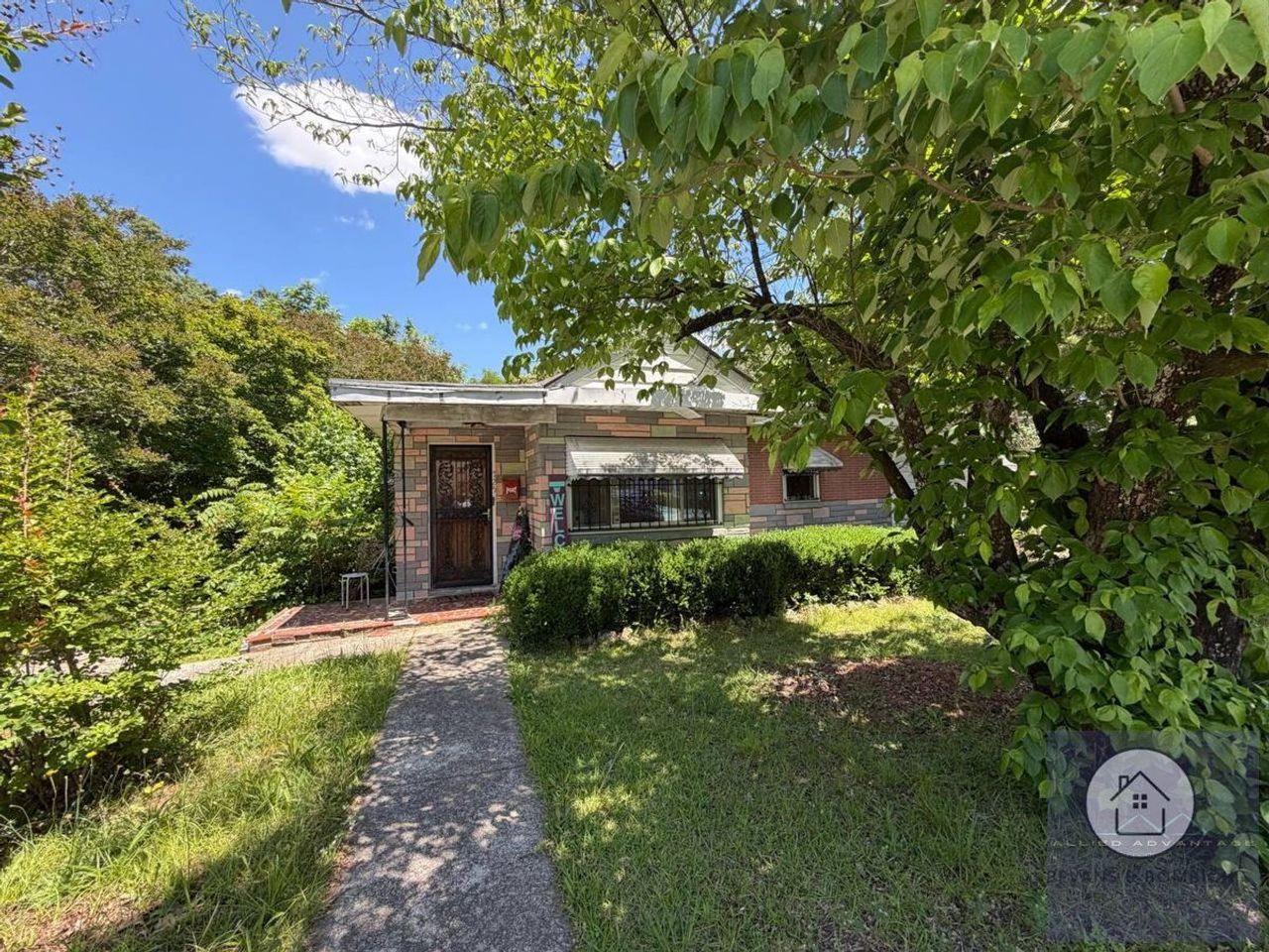 listing, photo 1