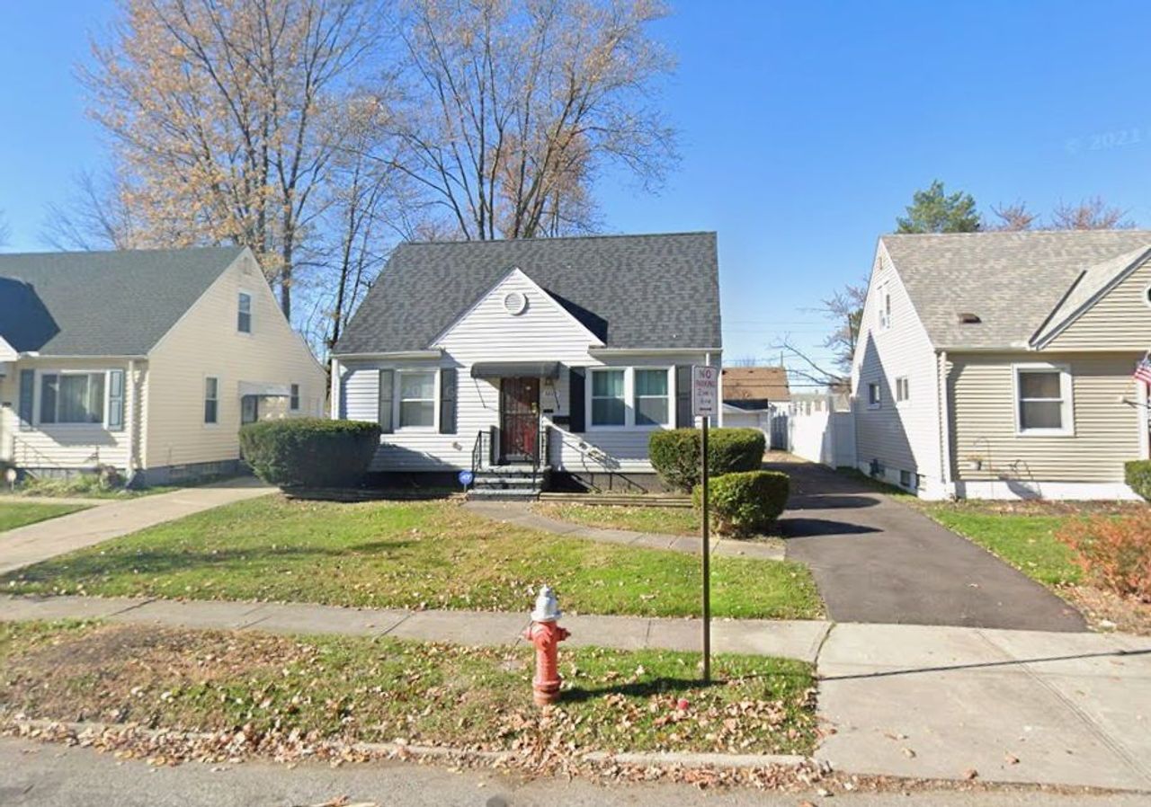 listing, photo 1