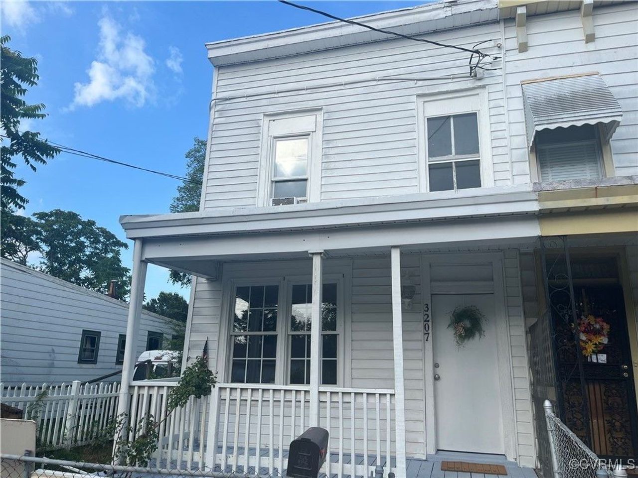 listing, photo 1
