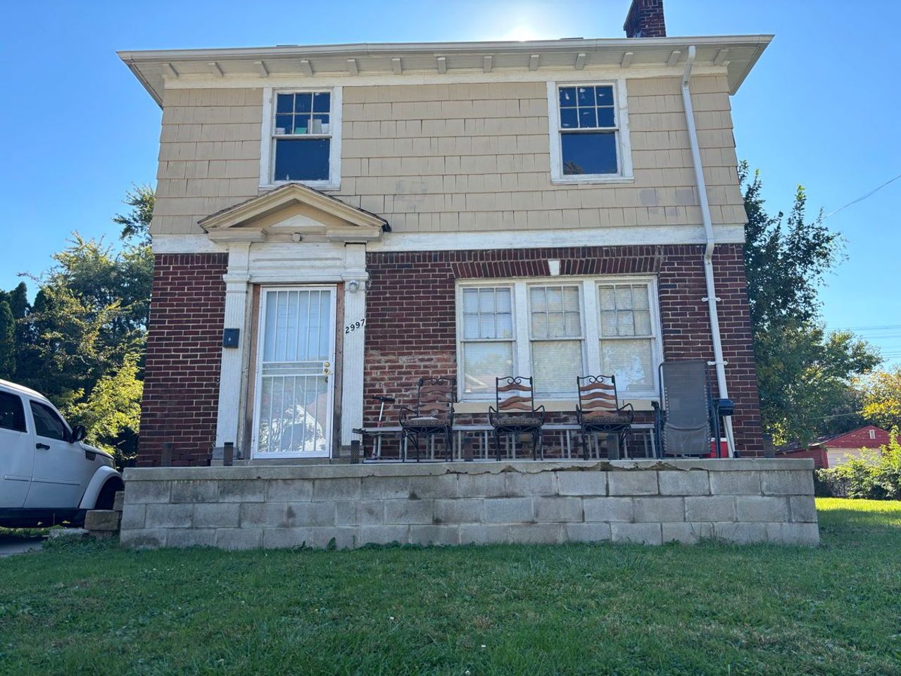 listing, photo 1