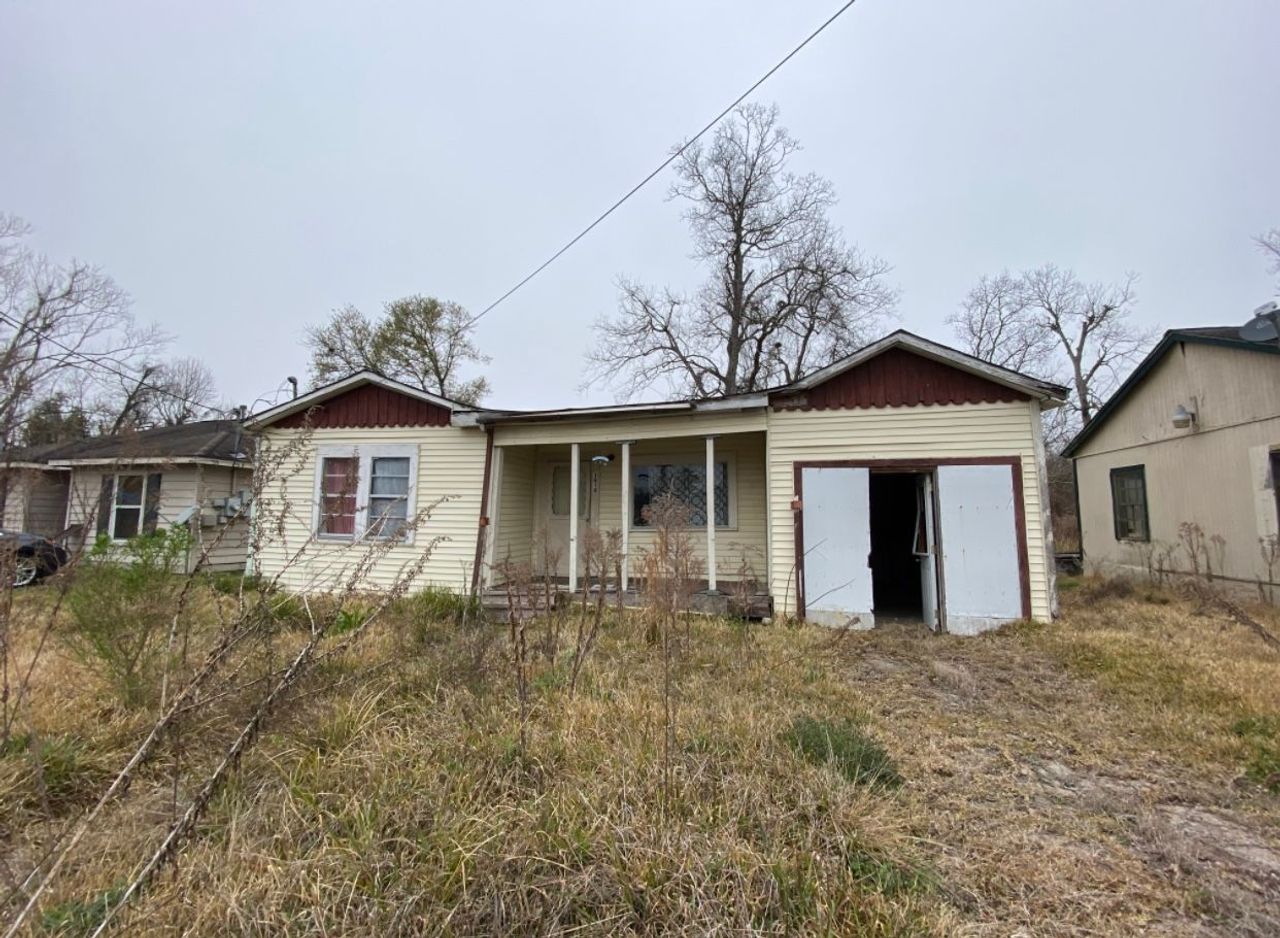 listing, photo 1