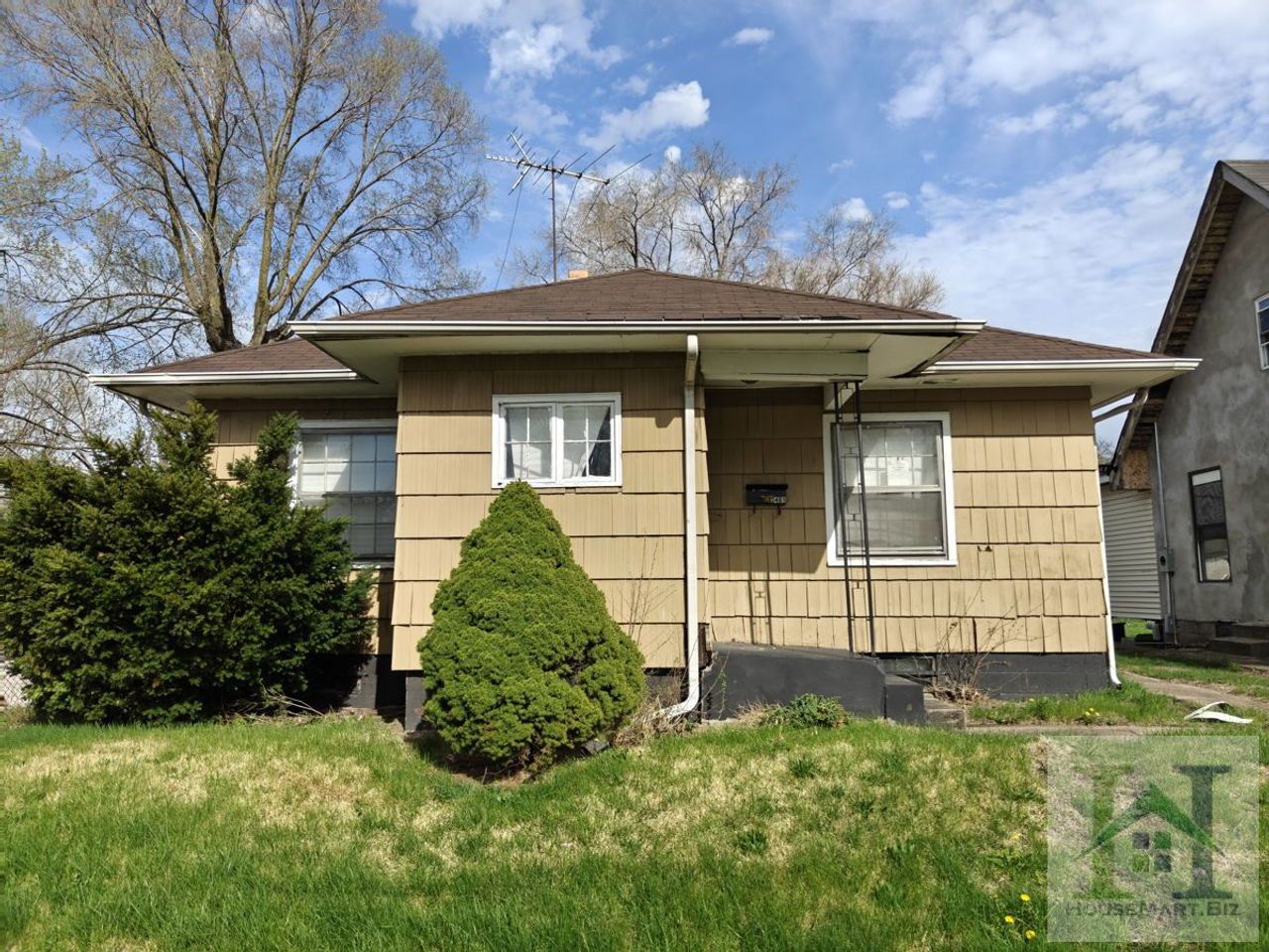 listing, photo 1