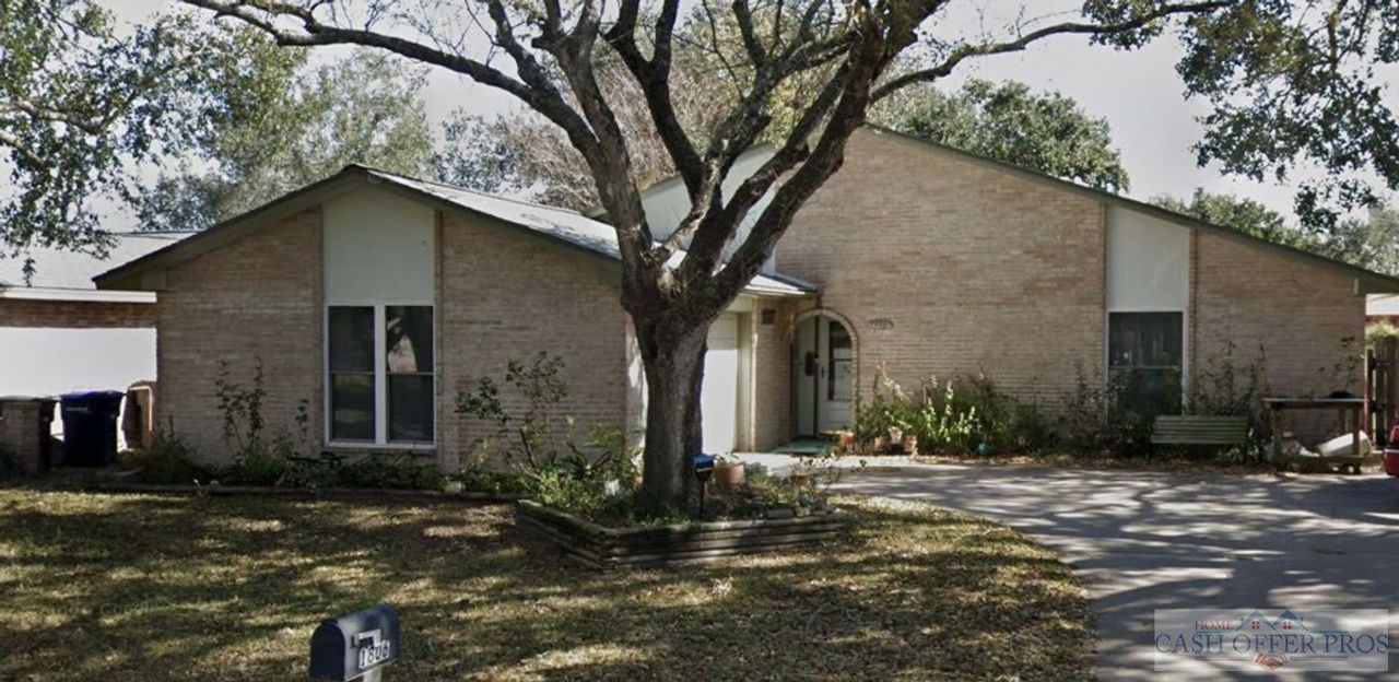 listing, photo 1