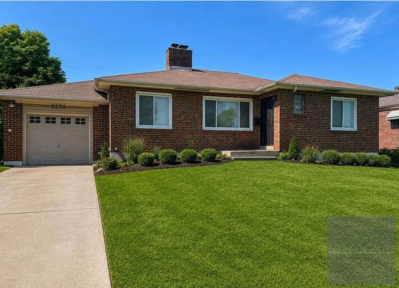 listing, photo 1