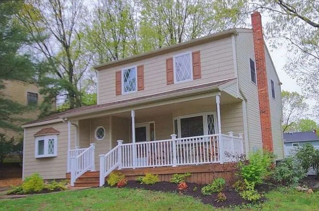 listing, photo 1