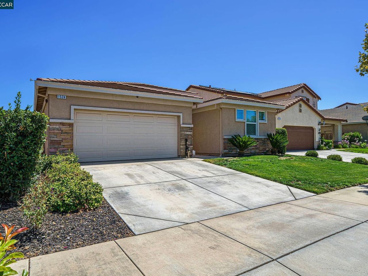 listing, photo 1