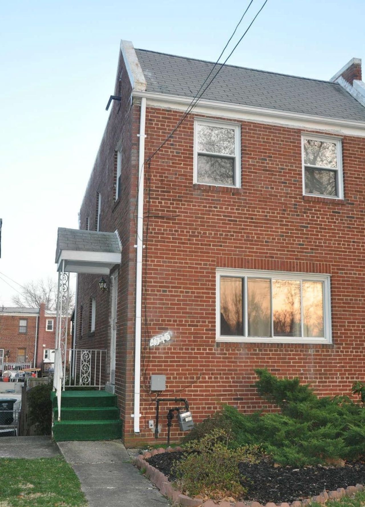 listing, photo 1