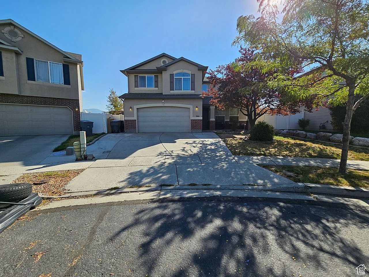 listing, photo 1