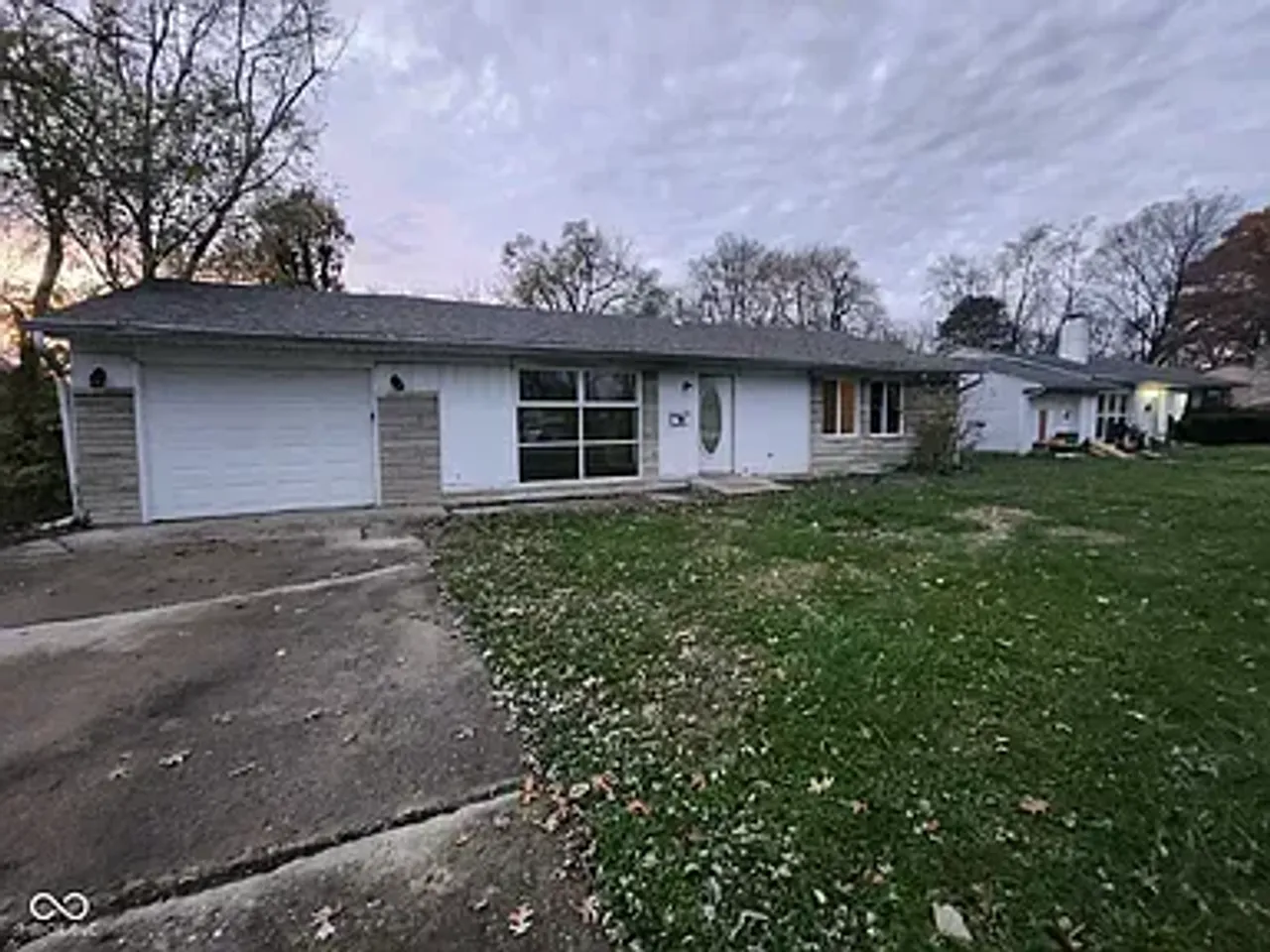 listing, photo 1
