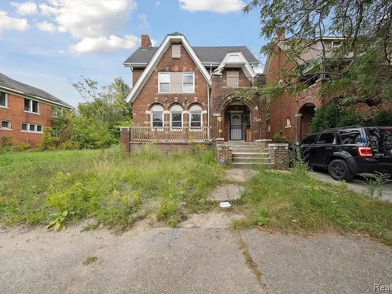 listing, photo 1