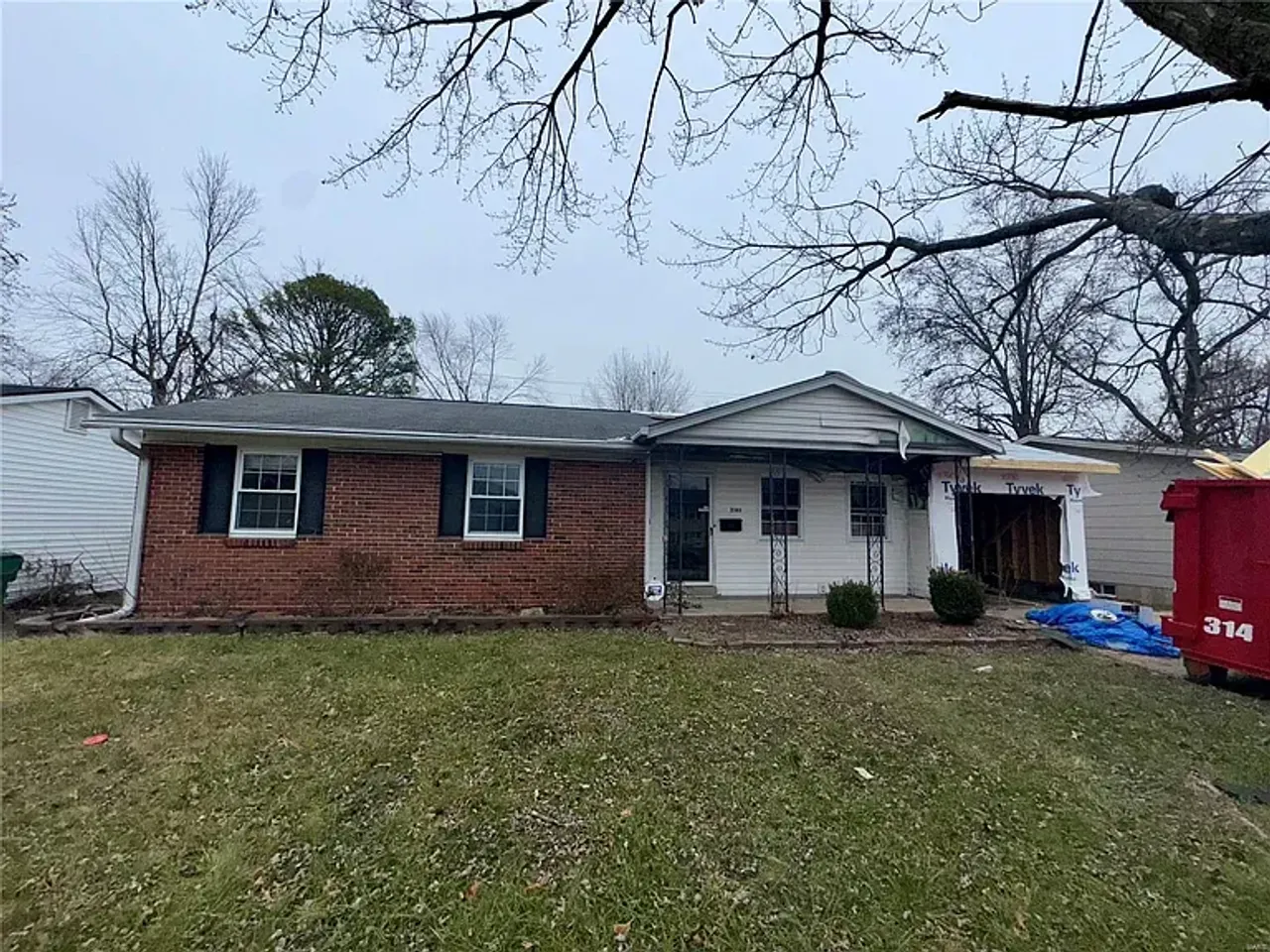 listing, photo 1