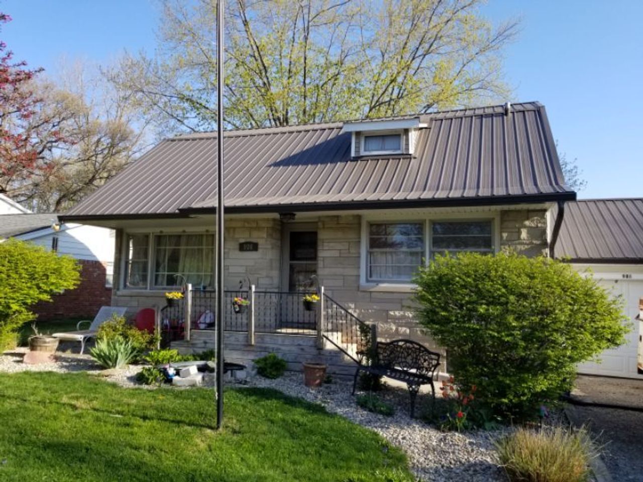listing, photo 1