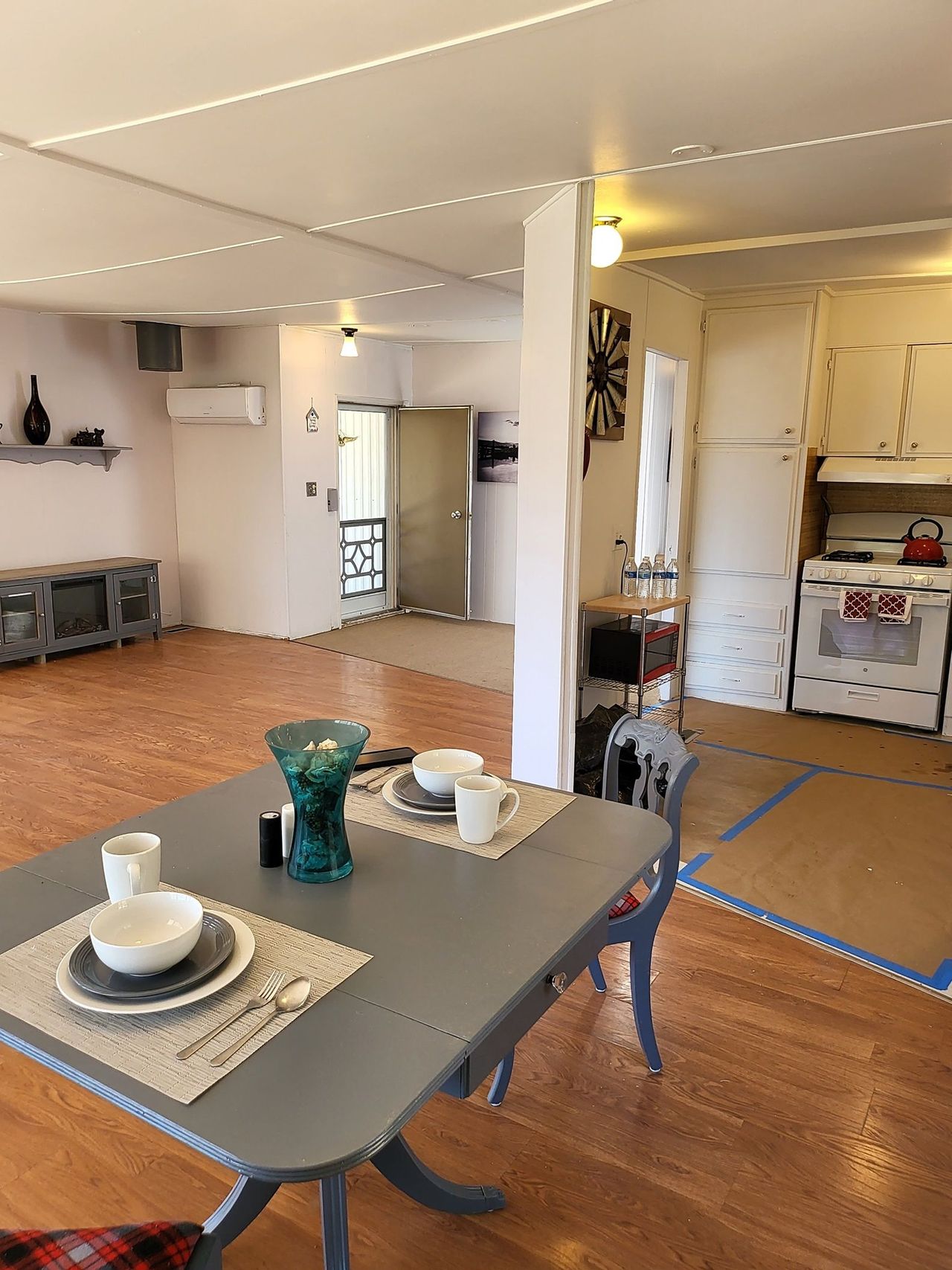 listing, photo 1