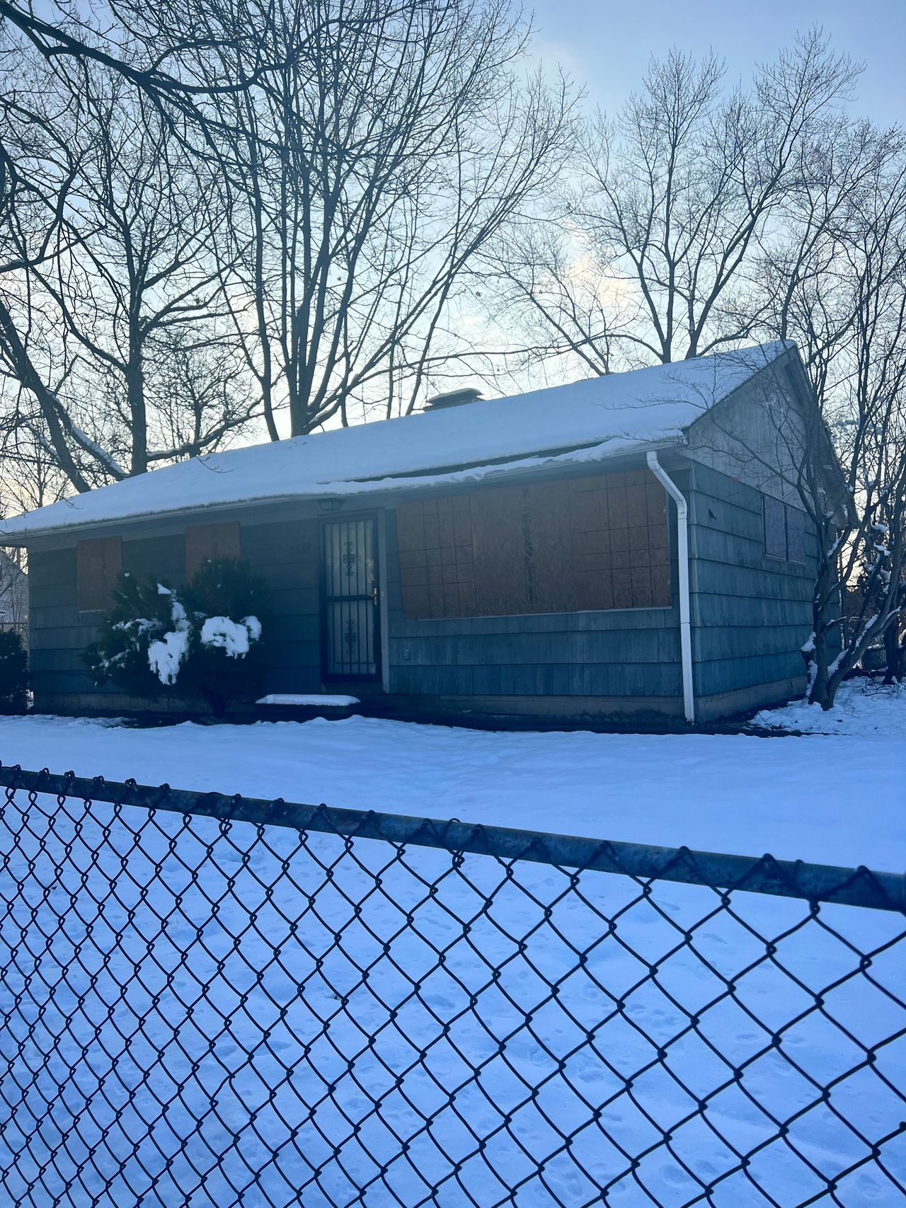 listing, photo 1