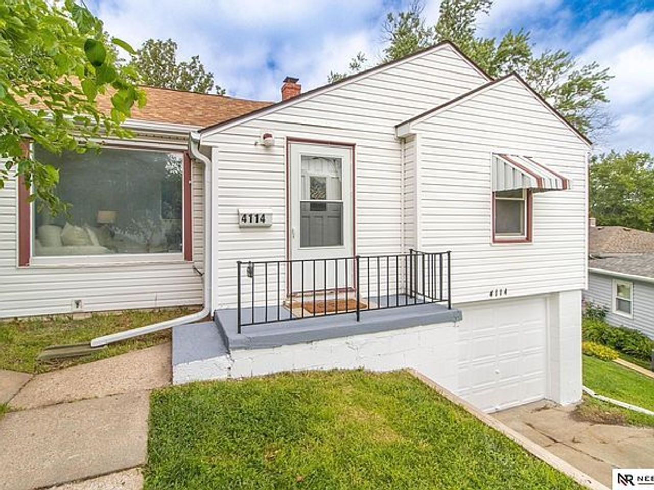 listing, photo 1