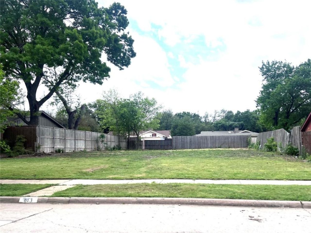 listing, photo 1
