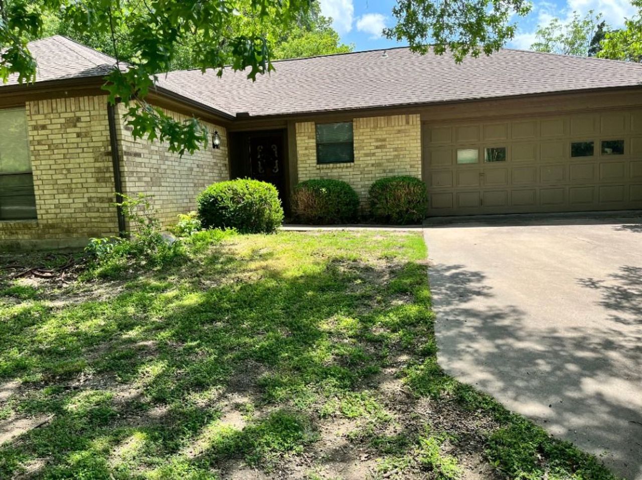 listing, photo 1