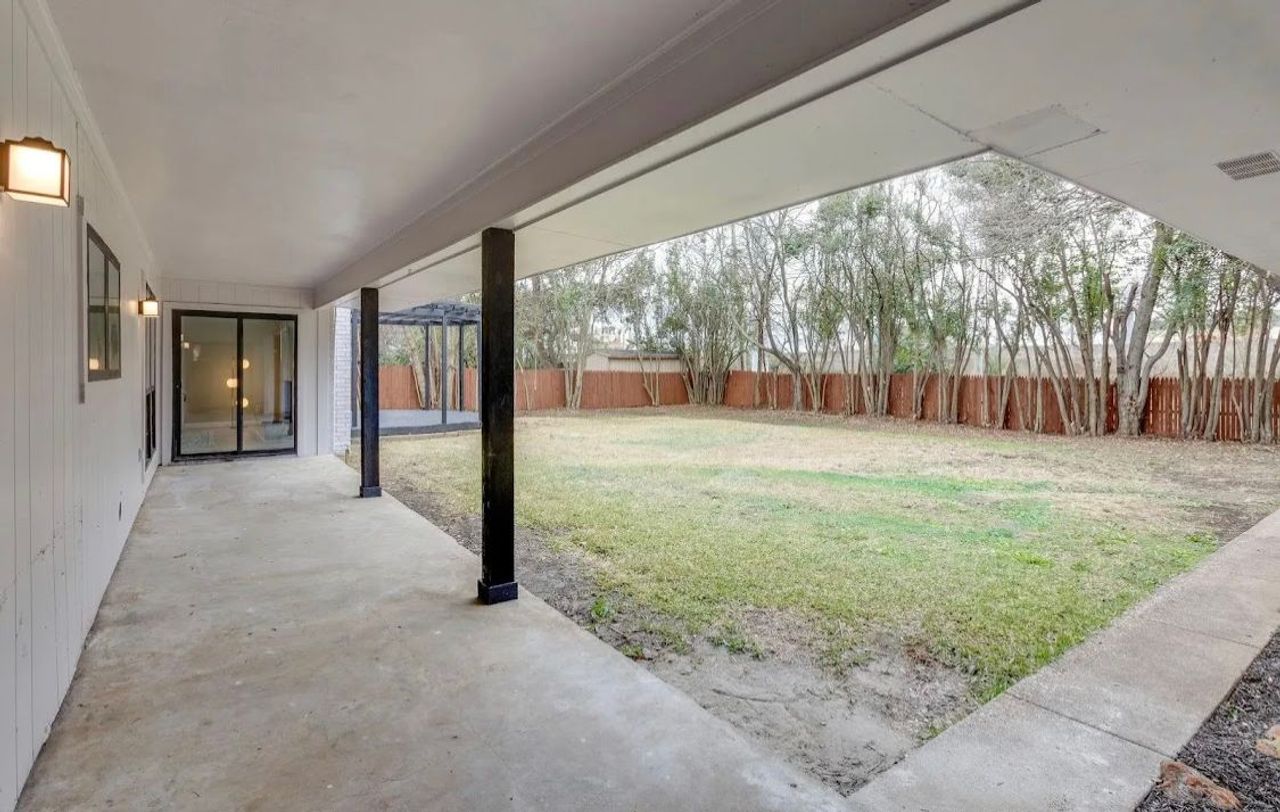 listing, photo 1