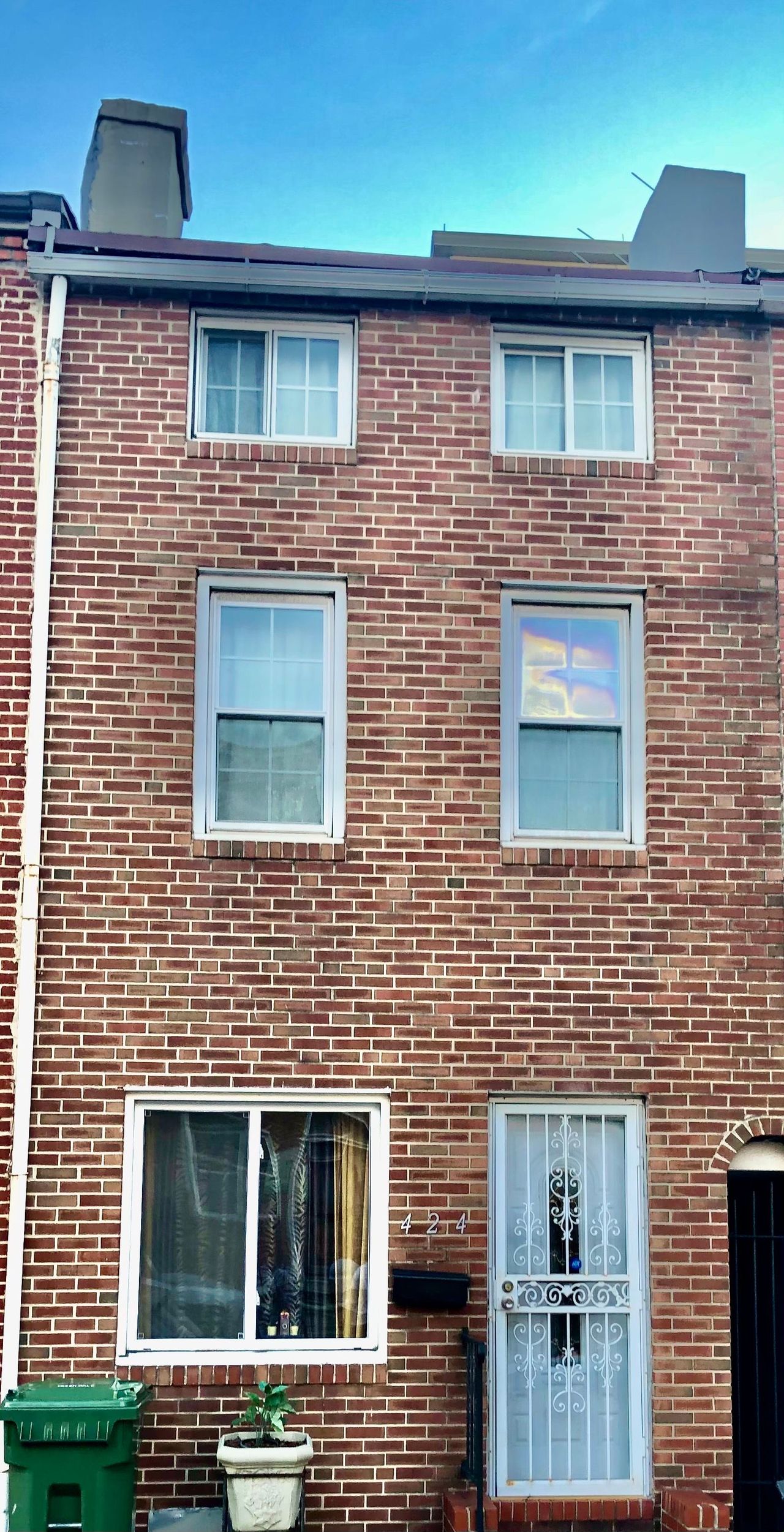listing, photo 1
