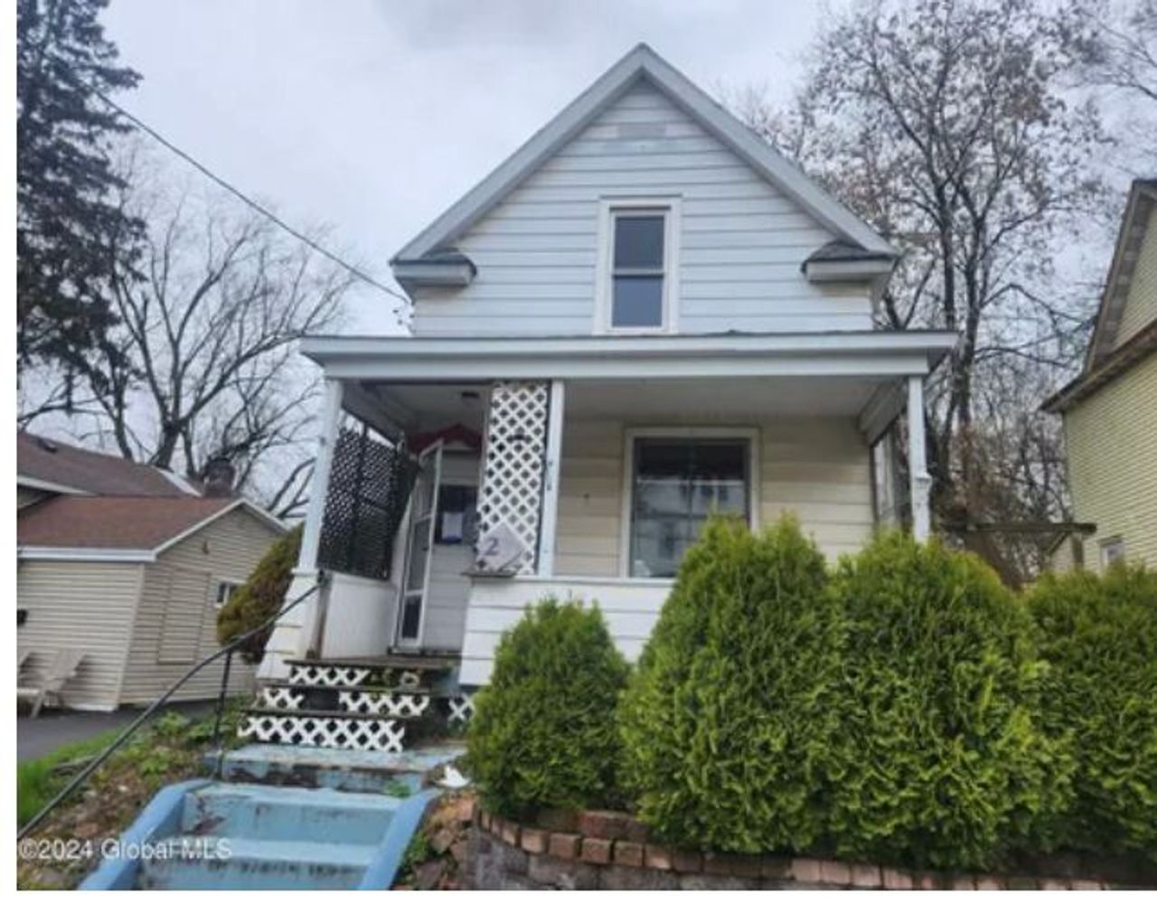 listing, photo 1