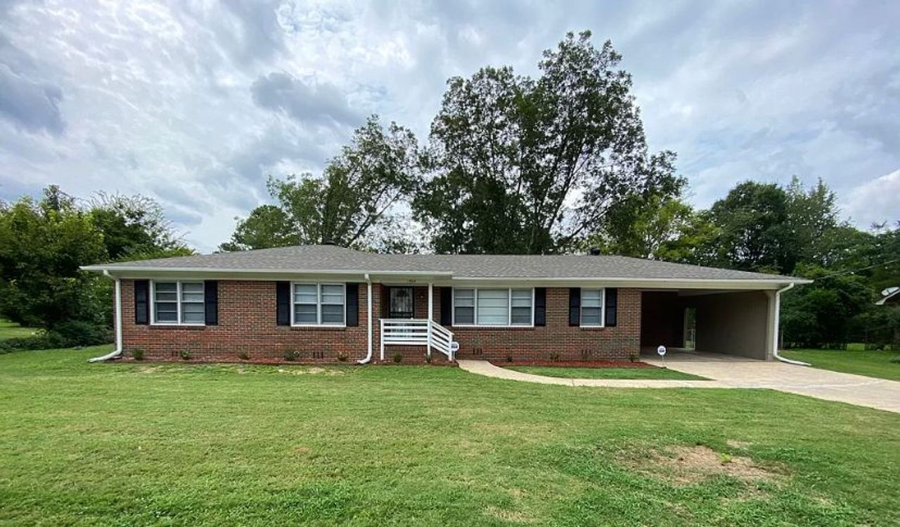 listing, photo 1