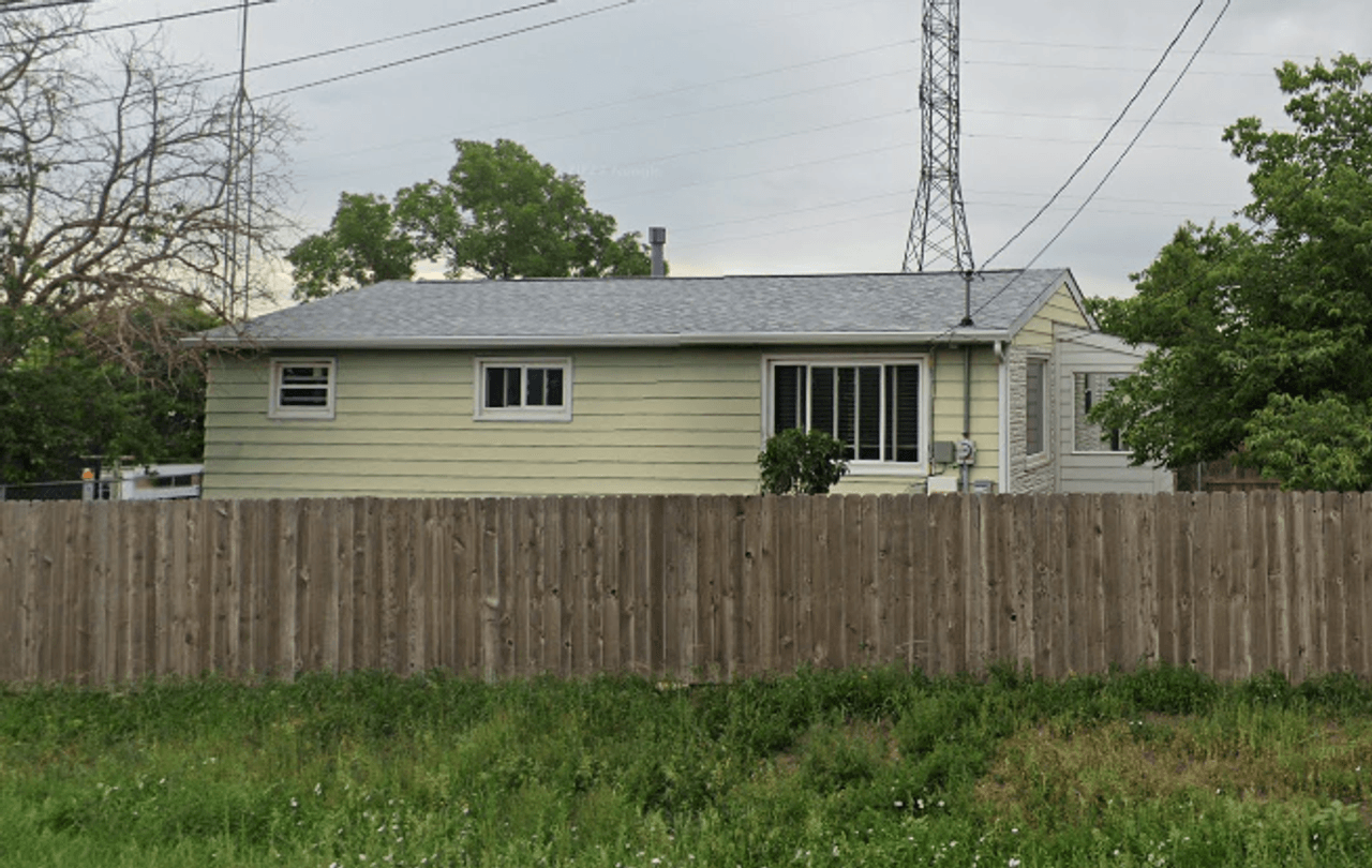 listing, photo 1