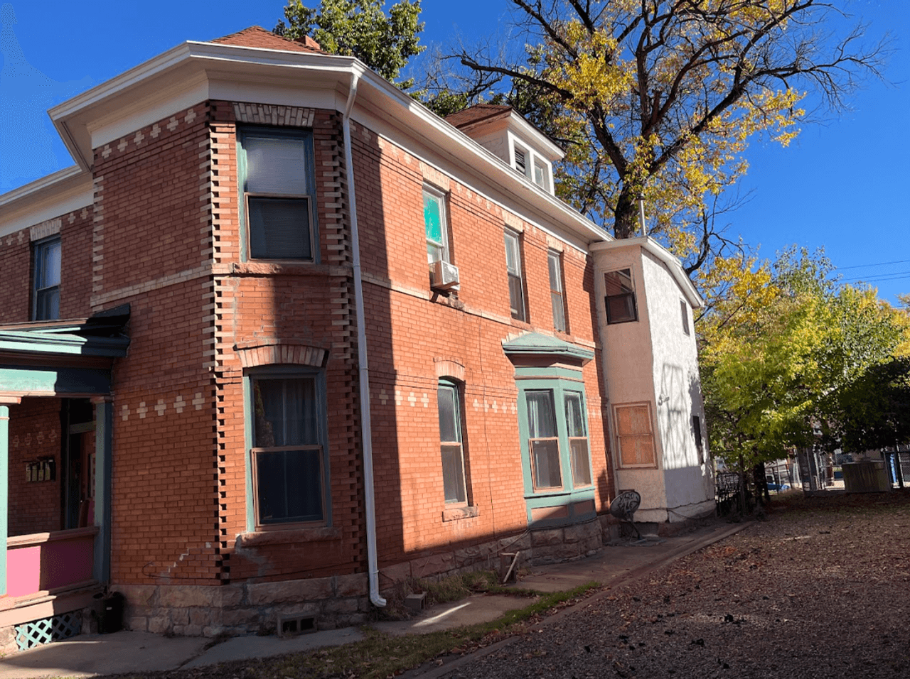 listing, photo 1