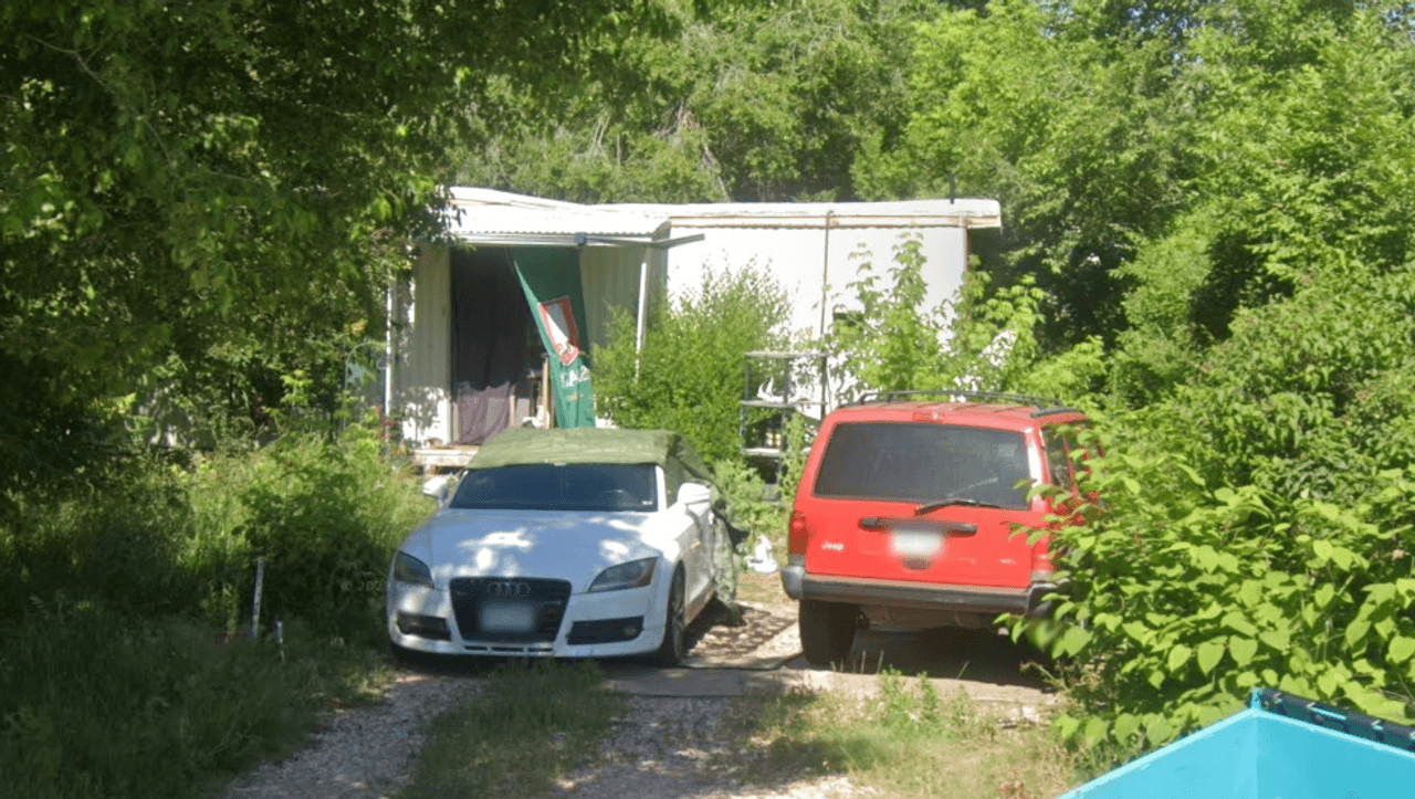 listing, photo 1