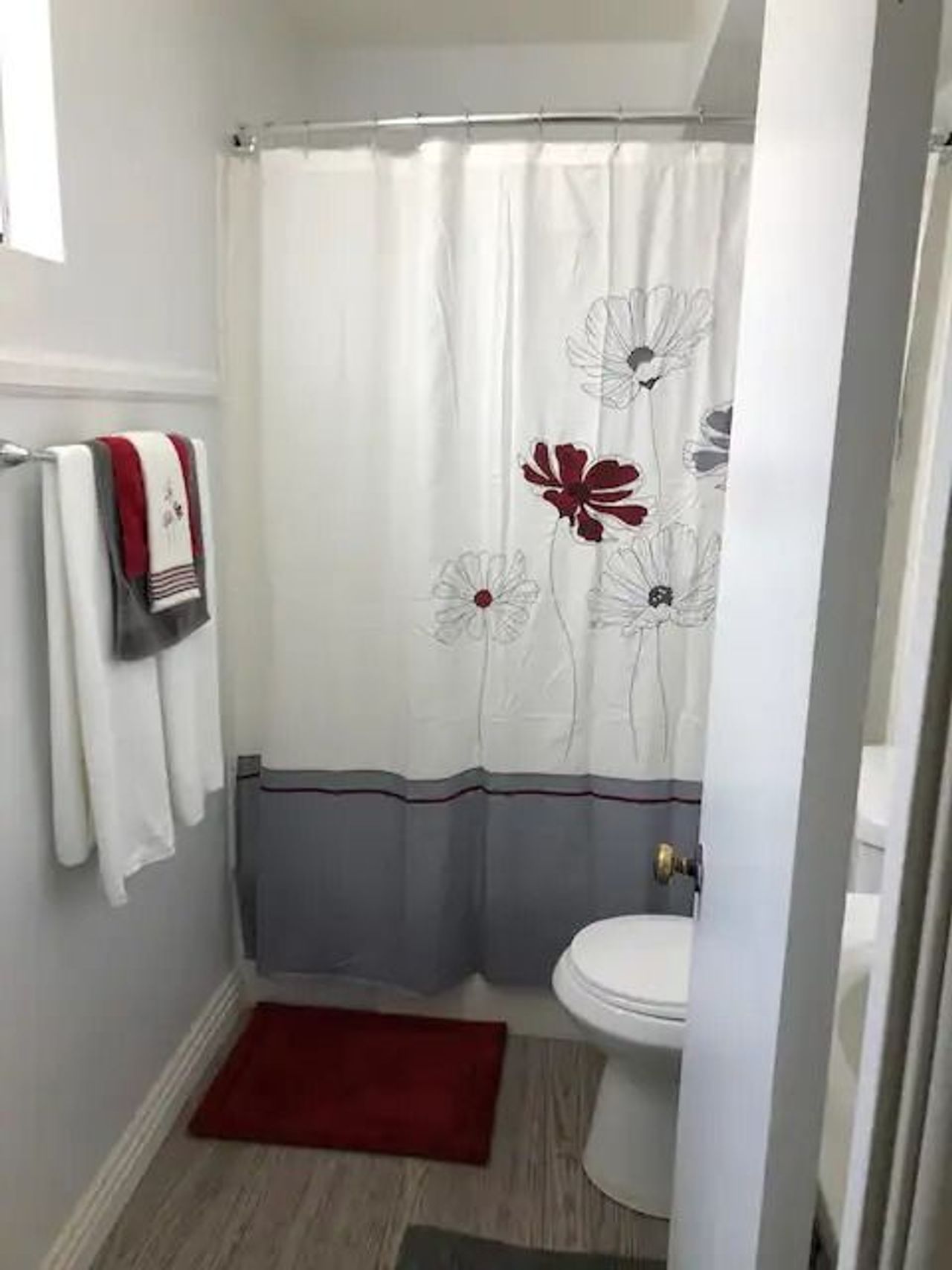 listing, photo 1