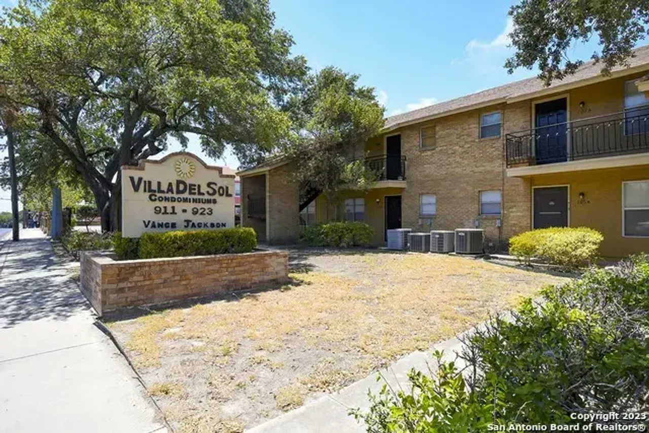 listing, photo 1