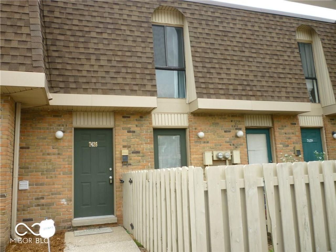 listing, photo 1