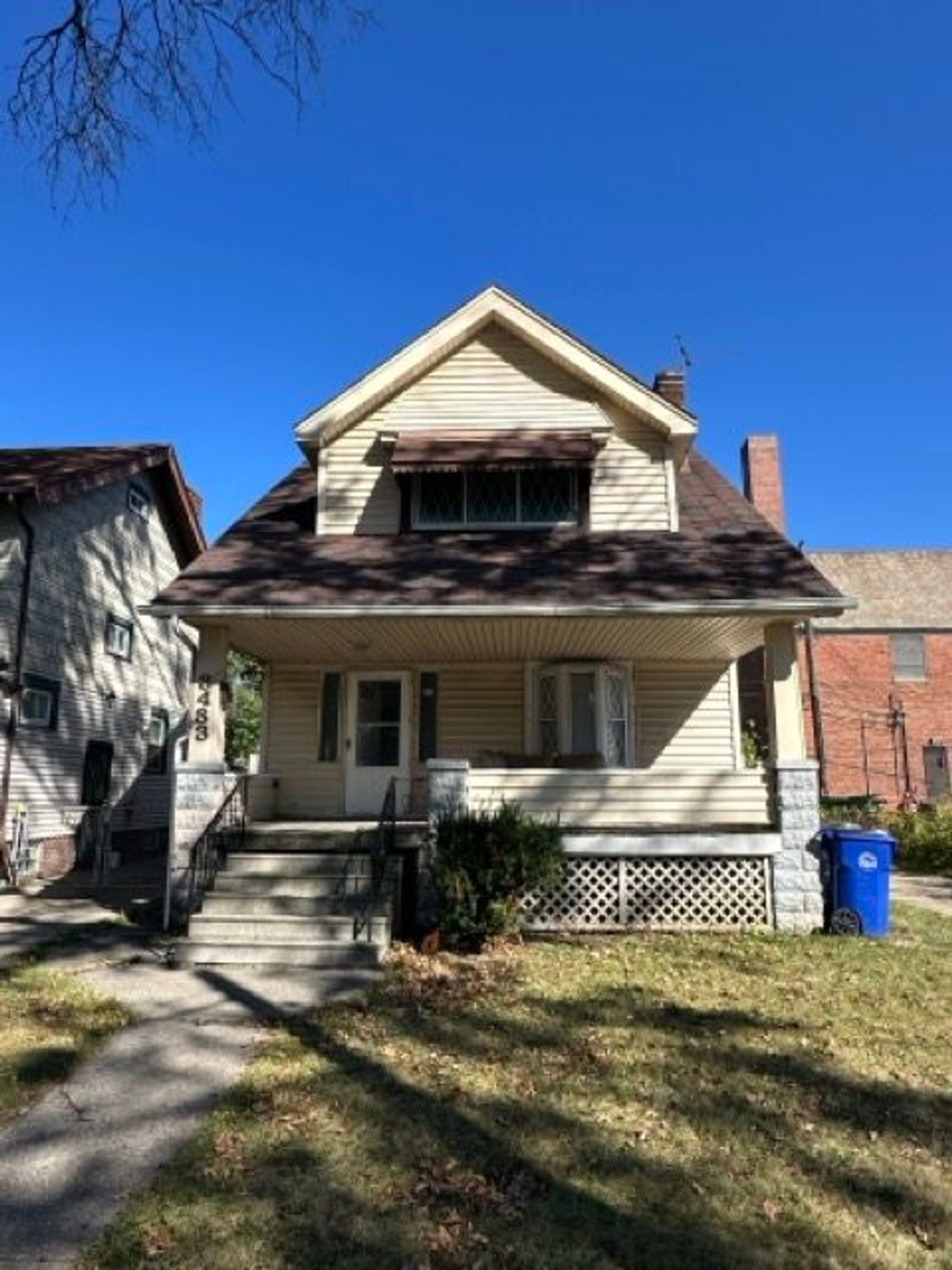 listing, photo 1