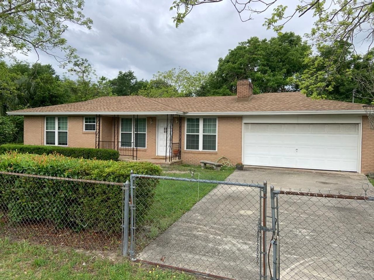 listing, photo 1