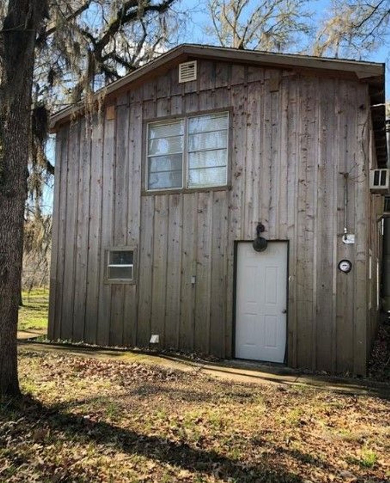 listing, photo 1