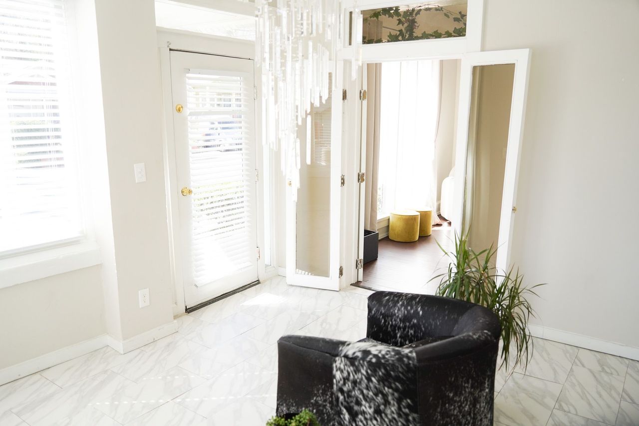 listing, photo 1