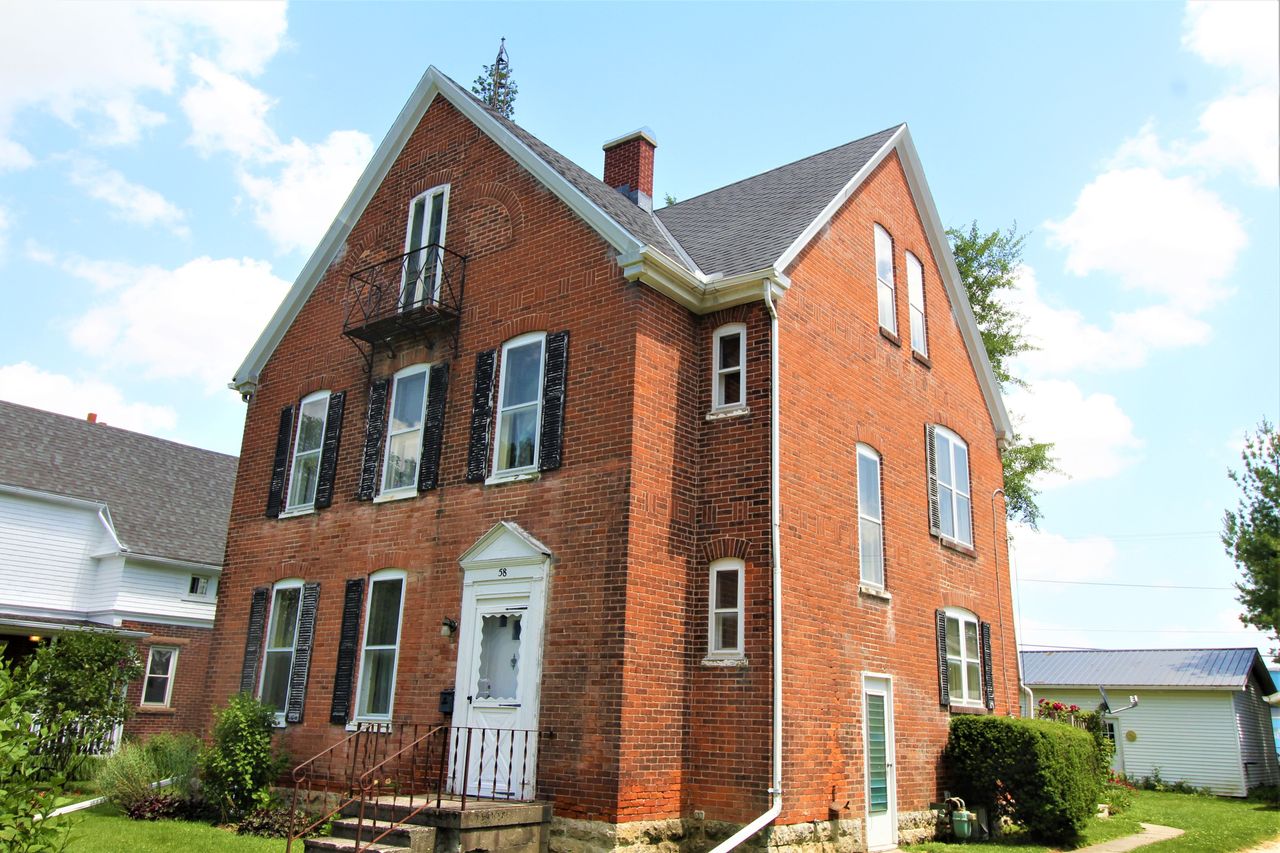 listing, photo 1