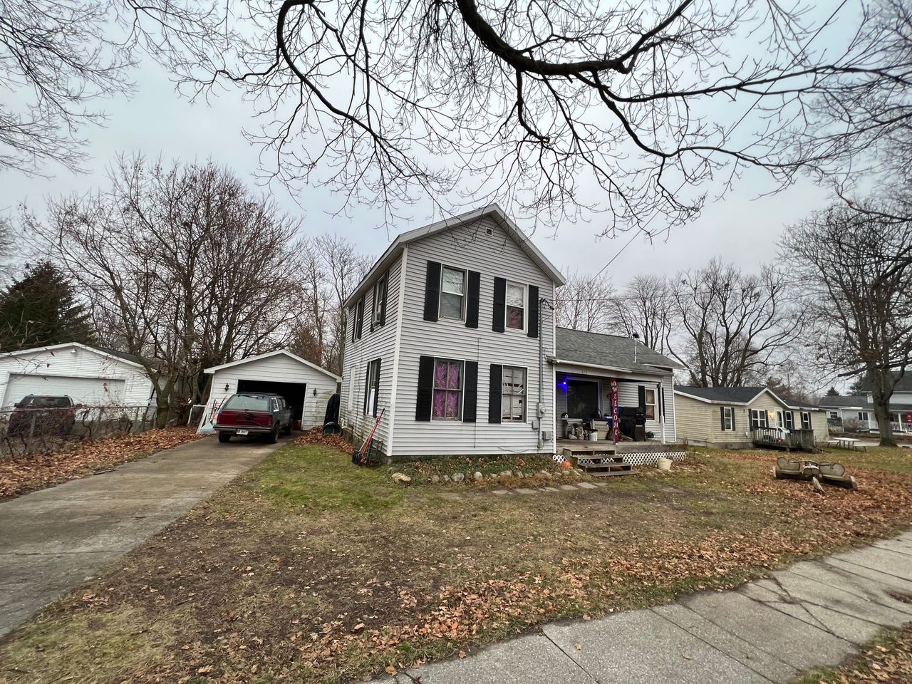 listing, photo 1