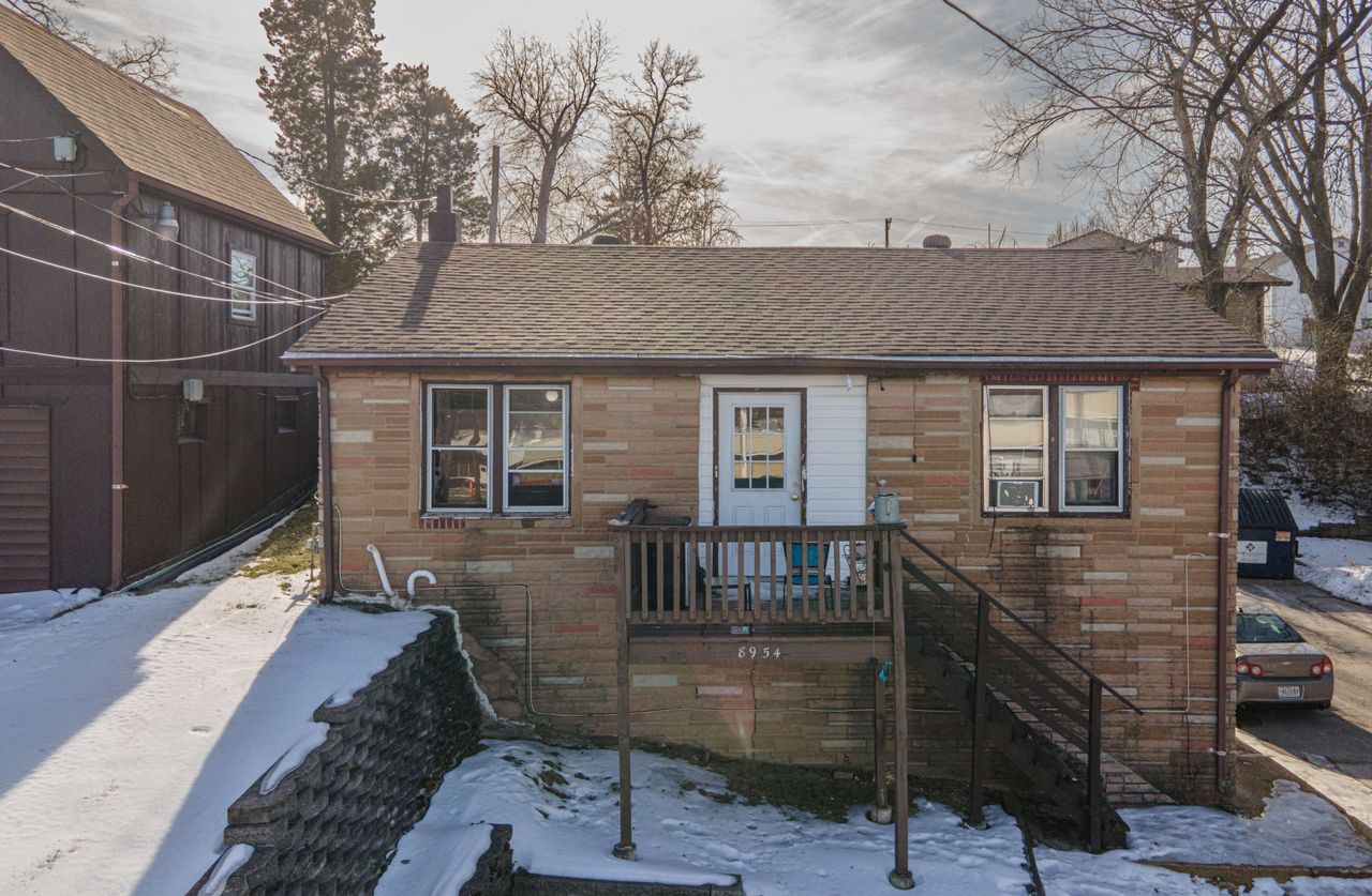 listing, photo 1