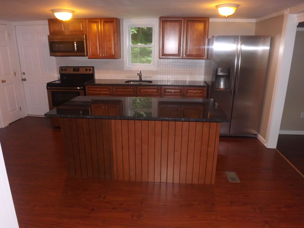 listing, photo 1