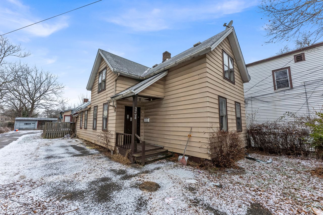 listing, photo 1