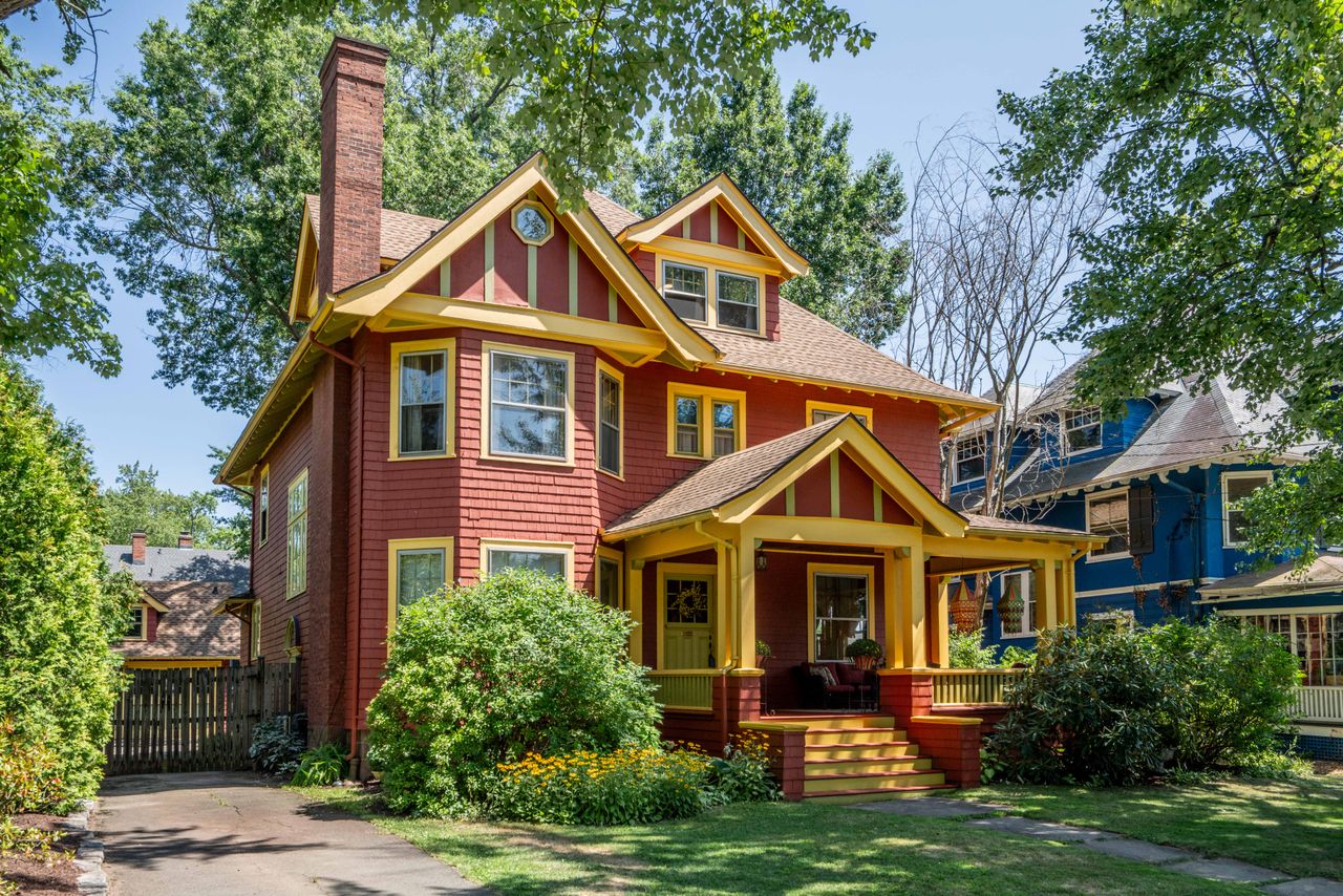 listing, photo 1