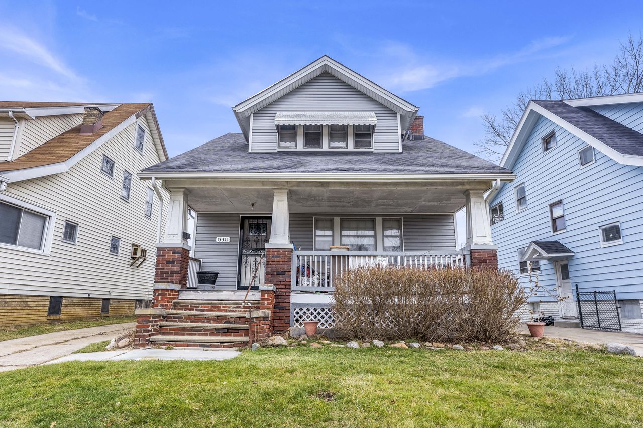 listing, photo 1