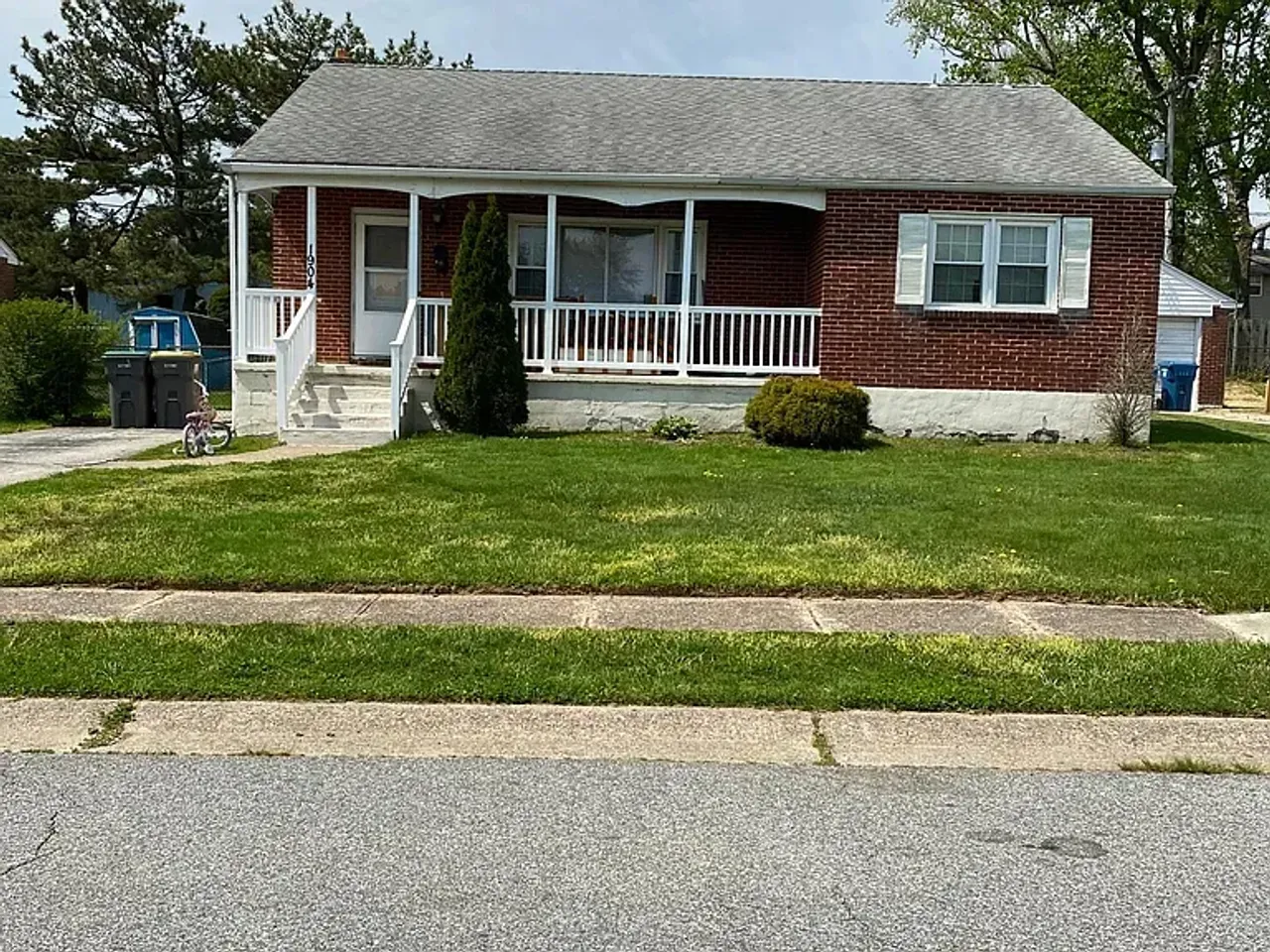 listing, photo 1