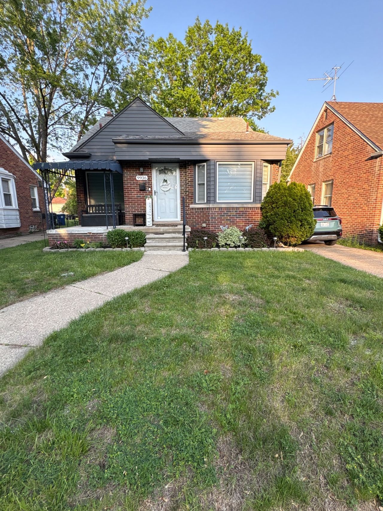 listing, photo 1