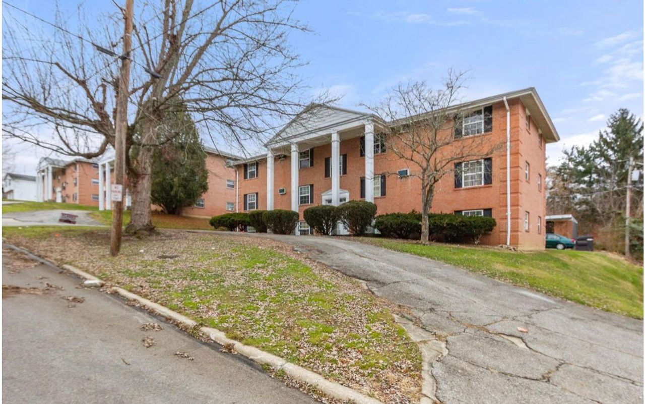 listing, photo 1