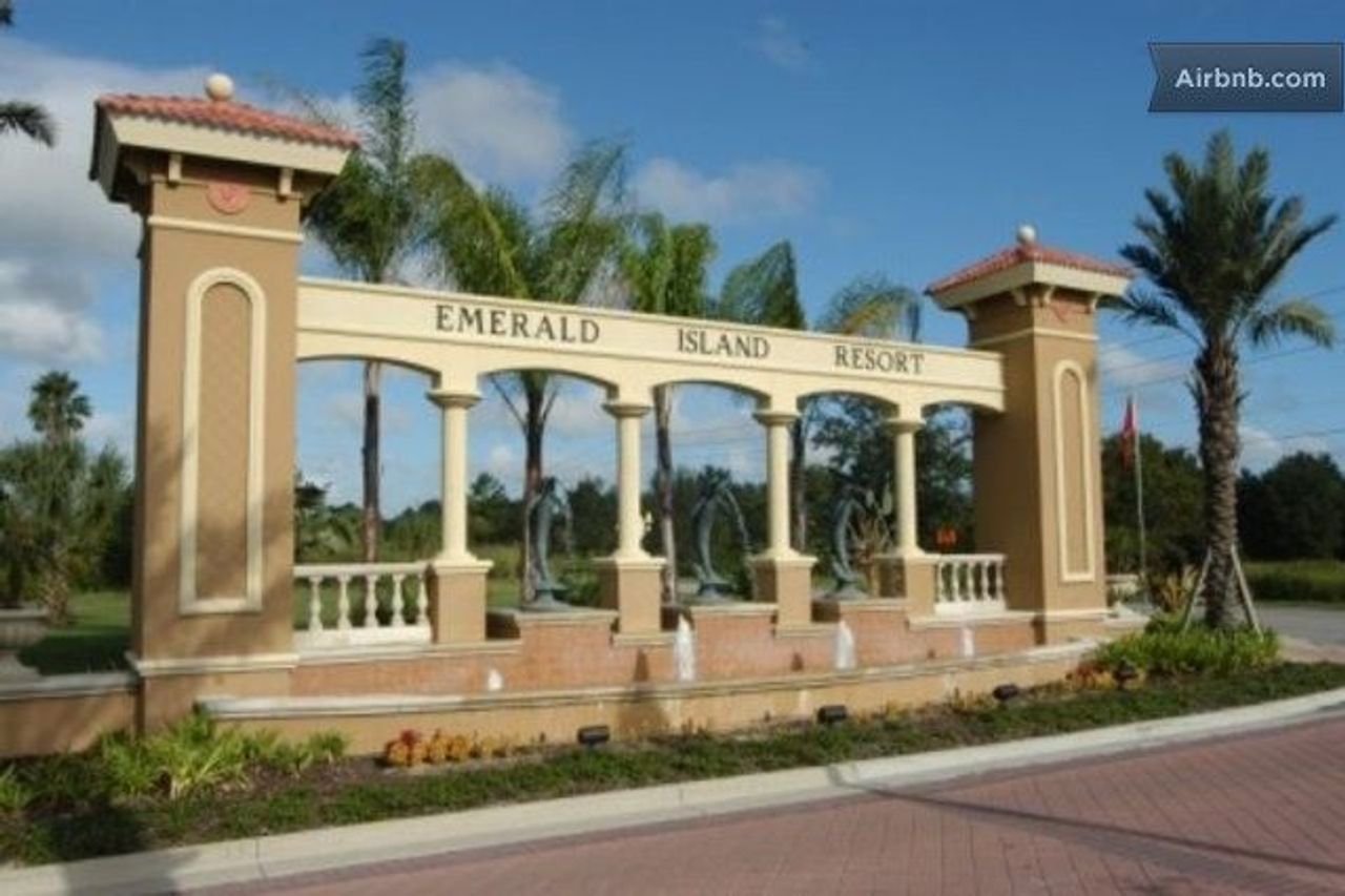 listing, photo 1